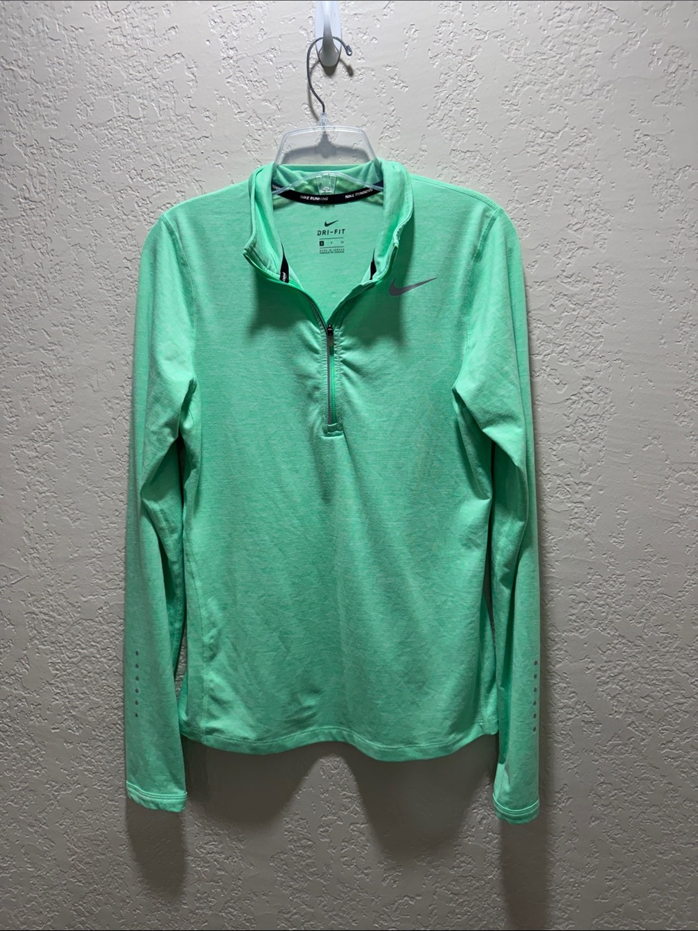 Nike Dri-FIT Women’s Green Long Sleeve 1/2 Zip Running Athletic Top